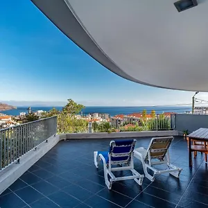 Apartment Virtudes Ocean View With Pool By Hr Madeira, Funchal (Madeira)
